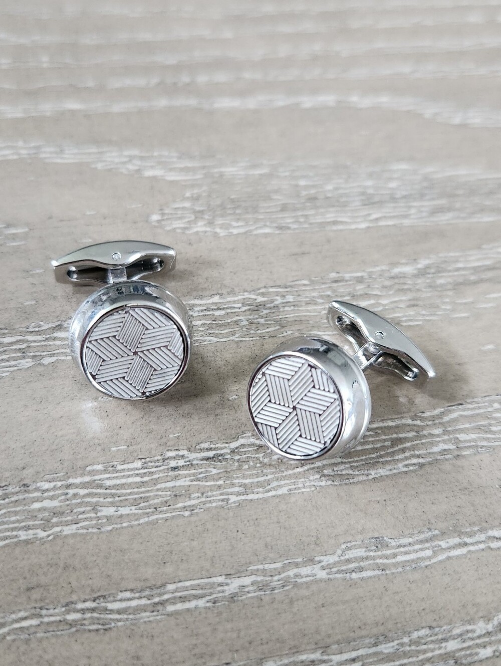 Men’s Silver Tone Geometric Basket Weave Round Cufflinks Formal Classic Elegance